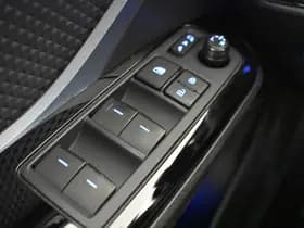 Toyota C-HR thumbnail 26