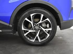 Toyota C-HR thumbnail 30