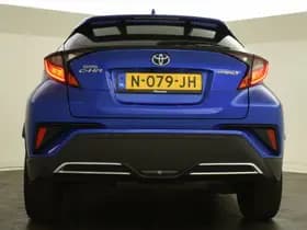 Toyota C-HR thumbnail 9