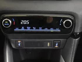 Toyota Yaris thumbnail 13