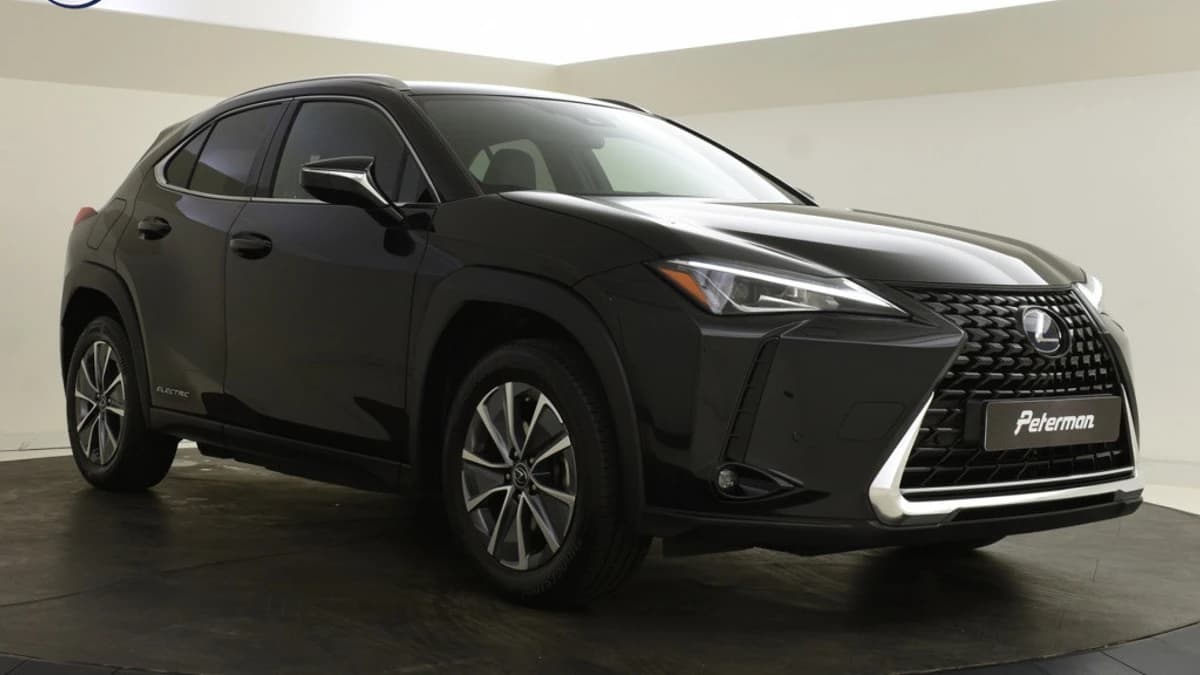 Lexus UX — foto 1
