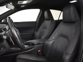 Lexus UX thumbnail 16