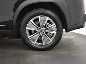Lexus UX thumbnail 18