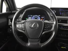 Lexus UX thumbnail 9