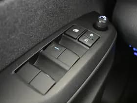 Toyota Yaris thumbnail 24