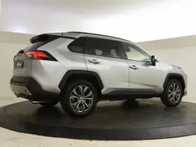 Toyota RAV4 thumbnail 2