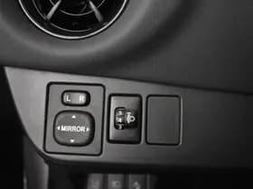 Toyota Yaris thumbnail 12
