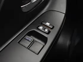 Toyota Yaris thumbnail 14