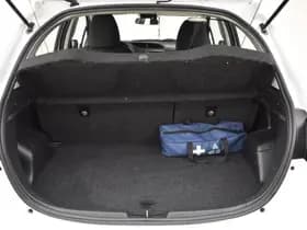 Toyota Yaris thumbnail 24