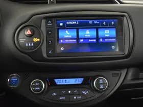 Toyota Yaris thumbnail 12