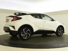 Toyota C-HR thumbnail 2