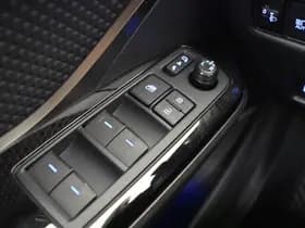 Toyota C-HR thumbnail 25