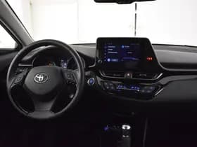 Toyota C-HR thumbnail 4