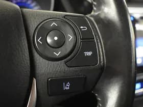 Toyota Auris thumbnail 17