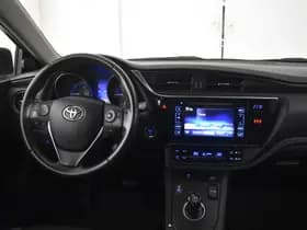Toyota Auris thumbnail 4