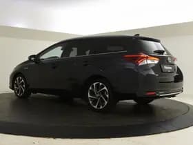 Toyota Auris thumbnail 6