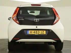 Toyota Aygo thumbnail 8
