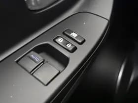 Toyota Yaris thumbnail 26