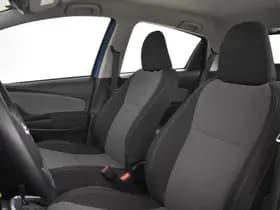 Toyota Yaris thumbnail 4