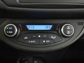 Toyota Yaris thumbnail 18