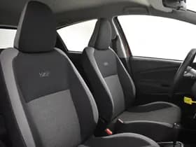 Toyota Yaris thumbnail 3