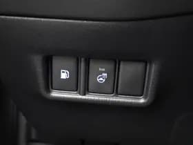 Toyota C-HR thumbnail 13