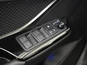 Toyota C-HR thumbnail 27