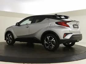 Toyota C-HR thumbnail 6