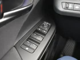Toyota C-HR thumbnail 19