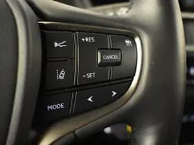 Lexus UX thumbnail 16