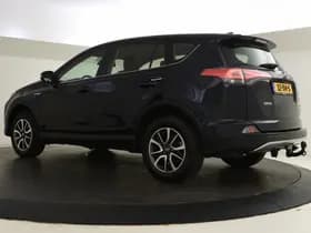 Toyota RAV4 thumbnail 6