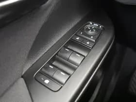 Toyota C-HR thumbnail 30
