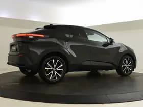 Toyota C-HR thumbnail 5