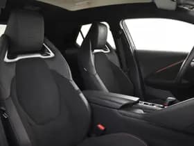 Toyota C-HR thumbnail 3