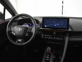 Toyota C-HR thumbnail 4