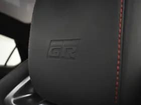 Toyota C-HR thumbnail 31