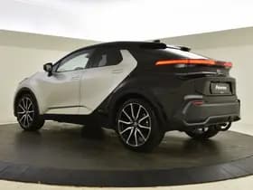 Toyota C-HR thumbnail 6