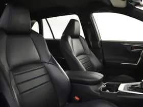 Toyota RAV4 thumbnail 3