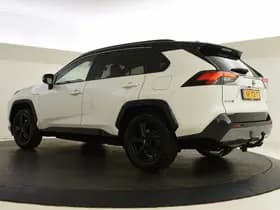 Toyota RAV4 thumbnail 6