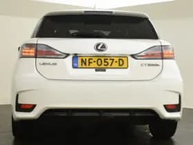 Lexus CT thumbnail 8
