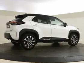 Toyota Yaris Cross thumbnail 2