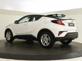 Toyota C-HR thumbnail 2