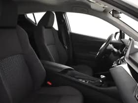 Toyota C-HR thumbnail 3