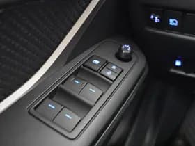 Toyota C-HR thumbnail 25