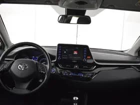 Toyota C-HR thumbnail 4