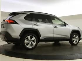 Toyota RAV4 thumbnail 2