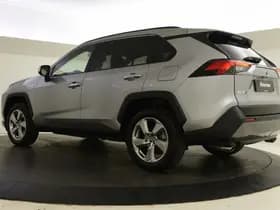 Toyota RAV4 thumbnail 6