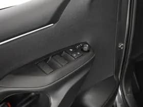 Toyota Yaris thumbnail 11