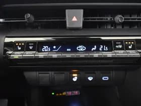 Toyota C-HR thumbnail 19