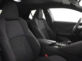 Toyota C-HR thumbnail 3